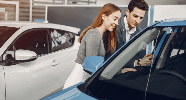 Which is better: A car loan or paying cash?